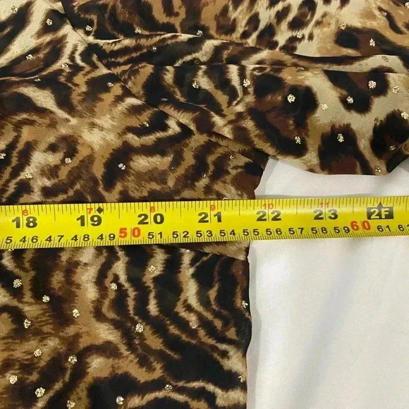 Dressbarn women  leopard 3/4 bell sleeves brown lightweight animal print blouse - Picture 7 of 9